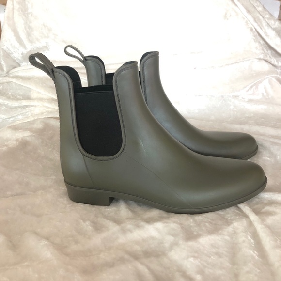 Cougar Shoes - Storm by Cougar, Chelsea Rainboots in Green Size 8